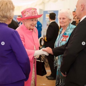 Královna Alžběta II. promluvila při mimořádném projevu ke svému národu, který nyní jako celý svět bojuje s epidemií koronaviru. 