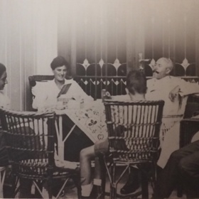 Takhle vypadala setkání s přáteli za první republiky