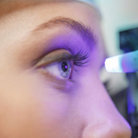 Pokud máte problémy se zrakem, zjistěte, zda vám nemůže pomoci laserová operace.