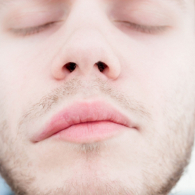 Pozor na povislé koutky