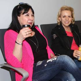 Dáda si na letišti stěžovala, že má virózu a bere antibiotika