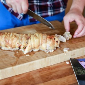 Kluci budou vařit kuřecí roládu s prodavači Nového prostoru