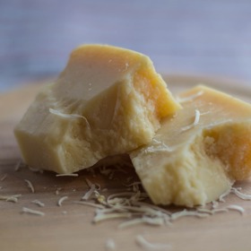 Přidejte příště tvrdé konce parmezánu do rajské, dodají jí ojedinělou příchuť.