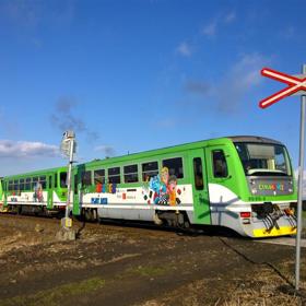 Originální vláček vás proveze Pražským Semmeringem, který je považován za nejhezčí pražskou železniční trať.