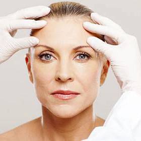 I žena po padesátce může být kočka.