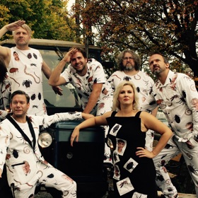 Tereza Černochová je v kapele po boku Matěje Rupperta už třetím rokem.