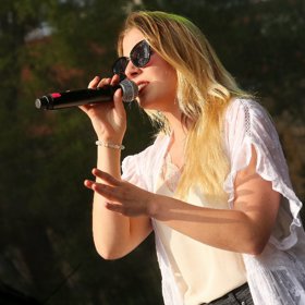 Bavili se malí i velcí.