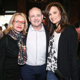 Pořadatel soutěže David Novotný s Klárou Doležalovou a Jitkou Asterovou