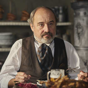 Hlavní roli si střihne Viktor Preiss.