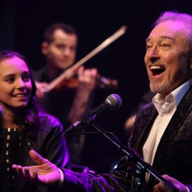 Karel i Charlotte si píseň zamilovali.