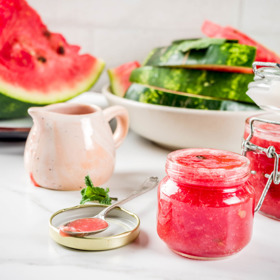 Melounový džem s malinami.