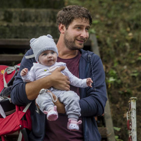 Komediální seriál s detektivními zápletkami, který vypráví o policajtské rodině z malého města.