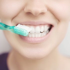 Po „dávání” rimmingu je doporučováno vyčistit ústní dutinu.