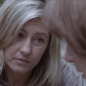 Vanda Hybnerová ve filmu Sněží!