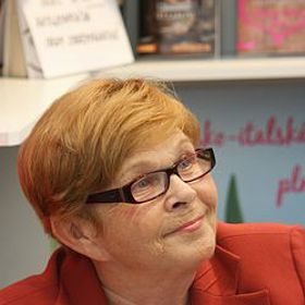 Ivanka Devátá je také uznávanou spisovatelkou