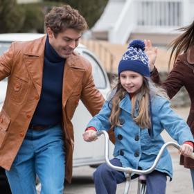 Ted dokázal vést dvojí život, s Elizabeth byl milujícím partnerem, ve volných chvílích znásilňoval a vraždil. 