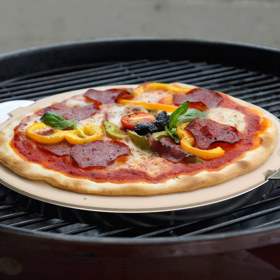 Na pizza kameni si můžete připravit dokonalou křupavou pizzu