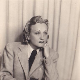 Valja Petrová v roce 1942.