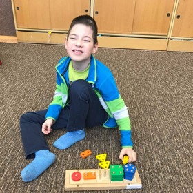 Nicolas je osmiletý letý chlapeček, který si za svůj krátký život zatím užívá více zázemí nemocnic než dětských hřišť. 