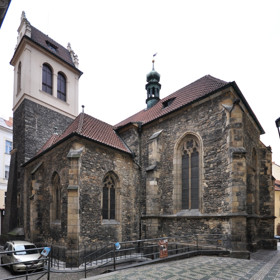 Kostel svatého Martina v Praze, u kterého byl Jan Sviták zastřelen chvíli poté, co známá herečka vykřikla, že má prsty ve smrti Karla Hašlera.