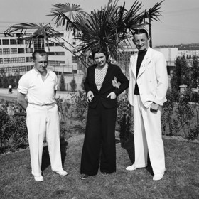 Vlasta s manželkou na dovolené.