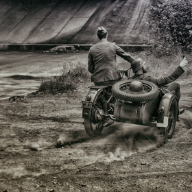 Stroj se vyráběl v dalších modernizacích až do roku 1960, ale od roku 1951 i v Kyjevě, kde se stroje začaly vyrábět pod značkou Dněpr.