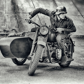 Přes překupníky byly získány stroje, které se snažili sovětští konstruktéři zkopírovat.