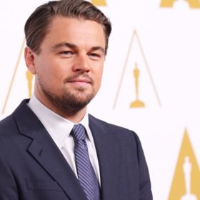 Americký herec Leonardo DiCaprio se potýkal s obsedantně kompulzivní poruchou (vtíravé myšlenky a nutkavé opakování činností) už jako dítě. Během natáčení filmu Letec (2004) ji znovu probudil.