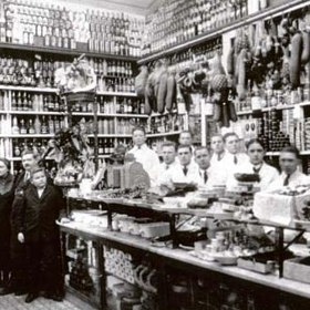 Dříve jste si mohli koupit vlašský salát v každých lahůdkách.