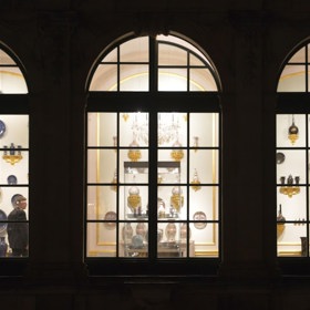 Rozsáhlá sbírka porcelánu umístěná v drážďanském Zwingeru se řadí mezi největší a nejkrásnější na světě.