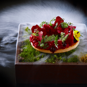 Tartar z červené řepy polechtá vaše chuťové pohárky