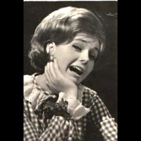 Takhle vypadala Helena, když nazpívala svůj hit Červená řeka.