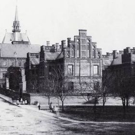 Nejstarší pražská porodnice fungovala v letech 1867-1875 jako zemská.