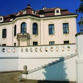 Pohled na vilu stojí za to.