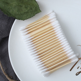 Vatové tyčinky, Curanatura, 79 Kč. Bambusové tyčinky se krásně rozloží.