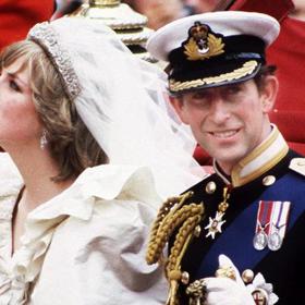 Ale brzy kamery a foťáky zachytily „Shy Di“ (plachou Dianu), která ve svých 19 letech okouzlila celý svět svou krásou a nevinností.