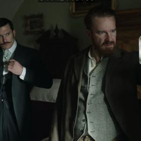  Marton s Černým tedy stojí před nelehkou výzvou – překonat vzájemné nesympatie a spolu pátrat po zvráceném pachateli, kterým je podle vesnických povídaček nadpřirozený „Démon“.