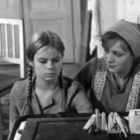 V hlavních rolích Miroslava Šafránková a Petr Kostka, hudbu složil Zdeněk Liška.