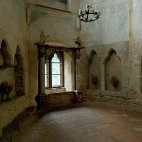 Na nejděsivějším místě byla vybudována tato kaple, aby zabránila vylétání ďáblů z pekla.
