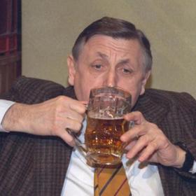 Jiří Menzel neměl rád pivo. Musel se tak upravit scénář a rázem se z něj stal vinař.
