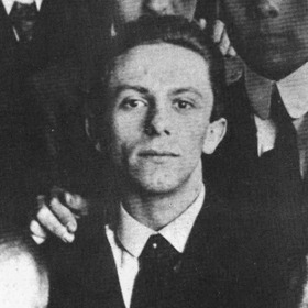 Joseph Goebbels (1897 - 1945) byl jedním z nejvyšších nacistických představitelů. Byl říšským ministrem propagandy a jedním z nejbližších spolupracovníků Adolfa Hitlera. Jako mladý byl nadaným studentem filozofie.