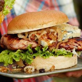 Recept na lehký burger s trhaným kuřetem: