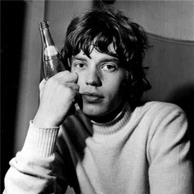 Poté, co odešli na různé školy, spolu Jagger s Richardsem ztratili kontakt. Znovu se spřátelili až v červenci 1960, když se náhodou potkali na nádraží v Dartfordu a zjistli, že mají oba rádi rhythm and blues.