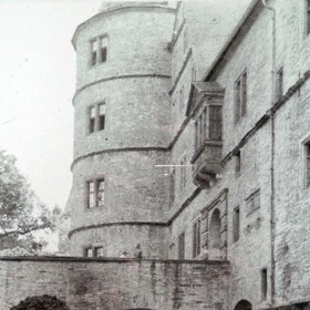 Přestavba severní věže hradu Wewelsburg, která měla sloužit jako centrum kultu SS.
