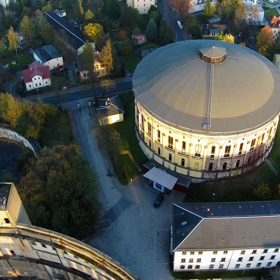 Architektura vodojemu, dnešního Panometru Drážďany, umožnila přebudovat stavbu na unikátní prostor, kde se pravidelně konají 360stupňové panoramatické projekce.