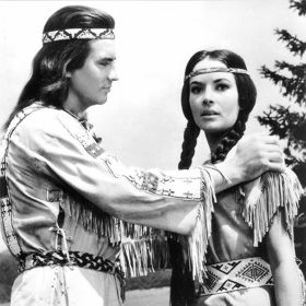 Karin Dor se proslavila rolí Ribany - lásky Vinnetoua, syna náčelníka Apačů