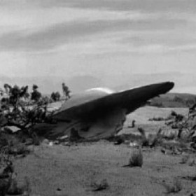 Vyproštění údajných trosek UFO u města Roswell v Novém Mexiku v červenci 1947. Událo se jen několik dní po příběhu Kennetha Arnolda.
