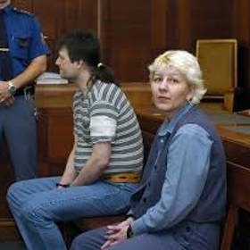  Pro manžele Danu a Jaroslava Stodolovy navrhla státní zástupkyně doživotní trest ve věznici s ostrahou. Soud trest potvrdil.