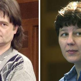 Jaroslav Stodola (* 8. května 1966) a Dana Stodolová (roz. Bábiková) (* 19. července 1970) jsou čeští sérioví vrazi, kteří v letech 2001 a 2002 zavraždili a oloupili 8 osob důchodového věku. Celkem se dopustili 17 závažných trestných činů, za které byli oba odsouzeni na doživotí.