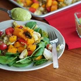 Pokud chcete ozvláštnit zeleninový salát, ideálním řešením je zálivka.